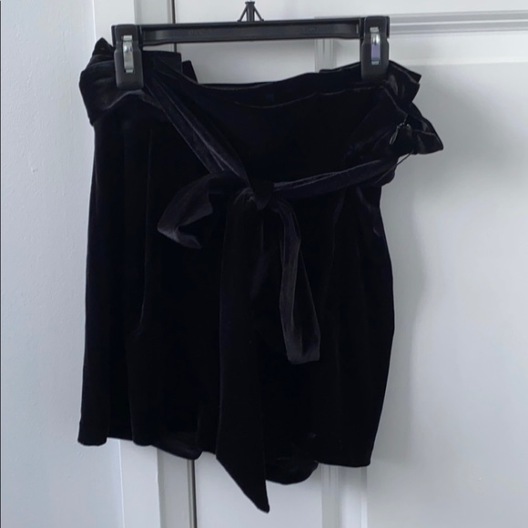 Express velvet shorts NWT - Picture 7 of 7